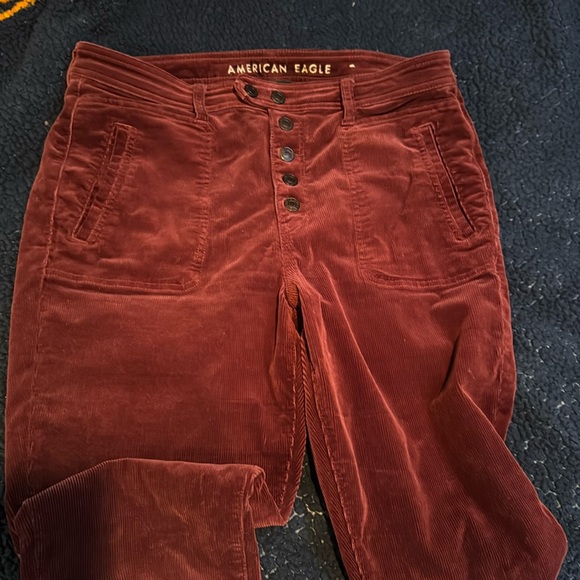 AMERICAN EAGLE OUTFITTERS BURGUNDY CORDUROY SUPER STRETCH JEGGING PANTS - SZ 114 - Picture 1 of 5